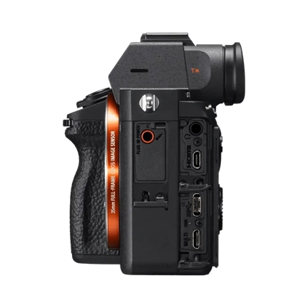 Sony Alpha 7 III + 28-70mm f/3.5-5.6 OSS II Kit