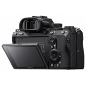 Sony Alpha 7 III + FE 24-105mm f/4 G OSS fényképezőgép KIT