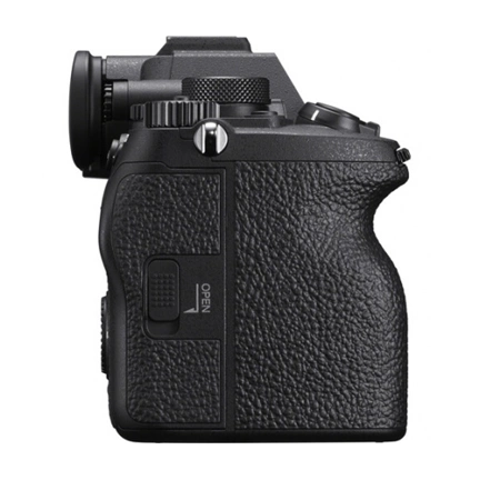 Sony Alpha 7 IV + FE 28-70mm f/3.5-5.6 OSS kit